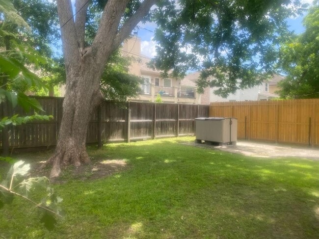 Building Photo - 4434 Oleander St