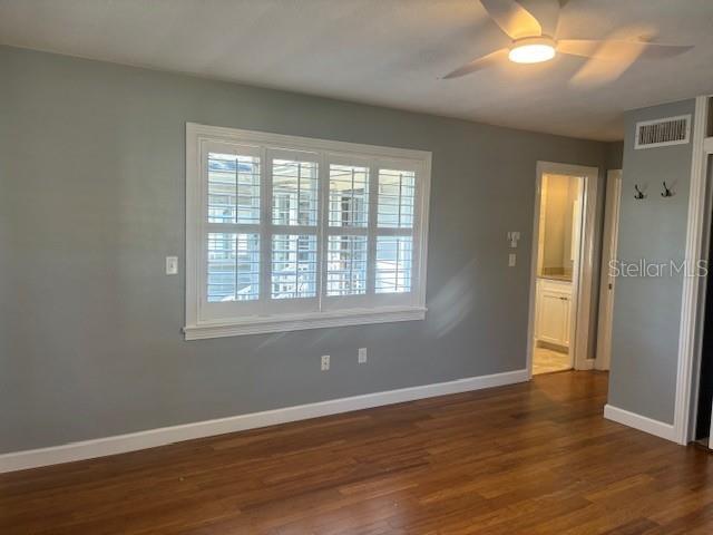 Building Photo - 559 Chicago Ave