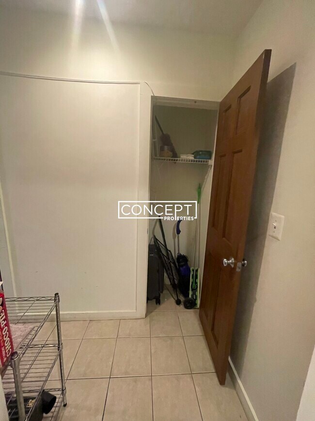 Building Photo - 28 Symphony Rd