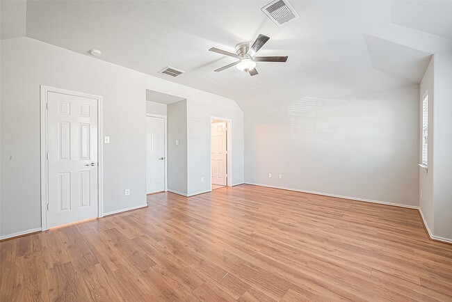 Building Photo - 2748 Maybrook Hollow Ln