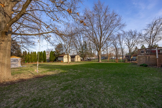 Building Photo - 12755 S Elizabeth Dr