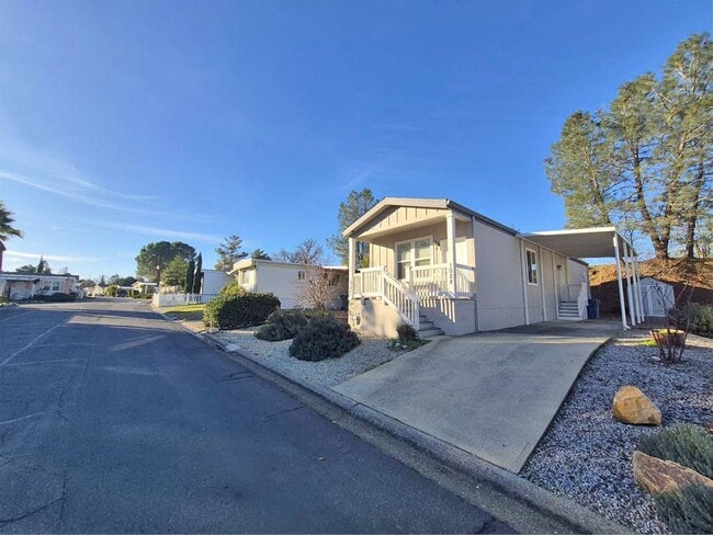 Building Photo - 1028 Shawnee Trail