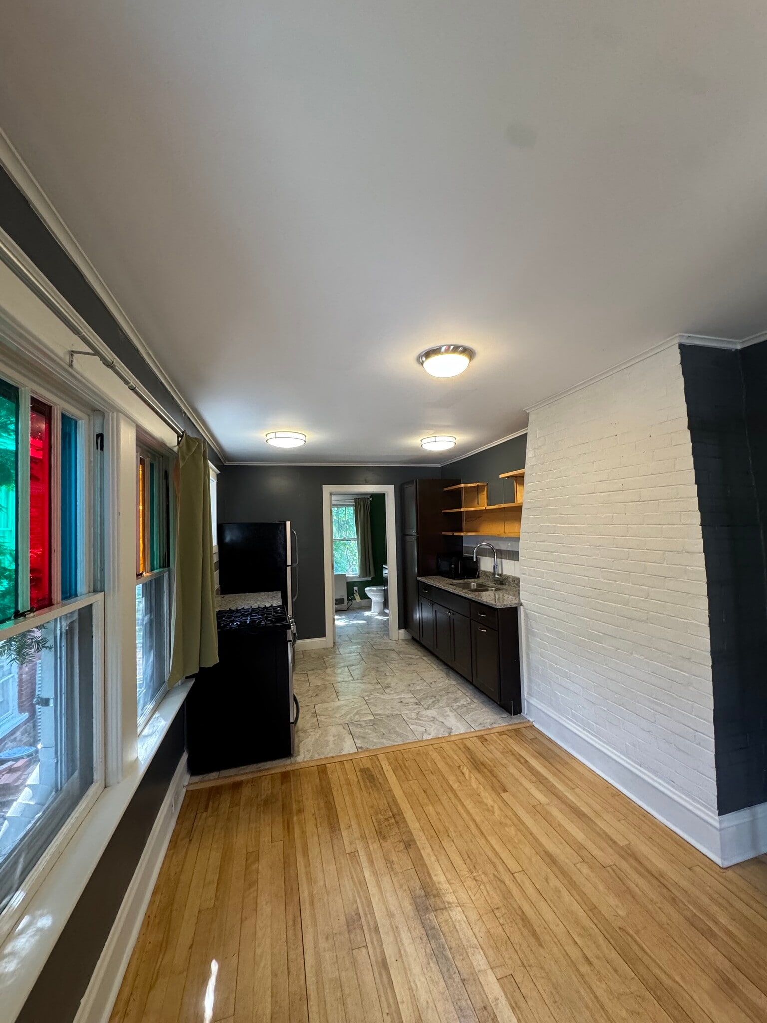 Building Photo - 361 S Winooski Ave