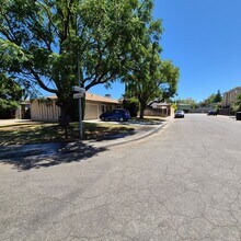 Building Photo - 3332 Jayanne Way