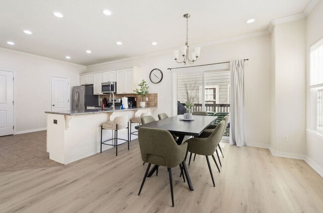 Building Photo - 3813 W Pawnee Rd