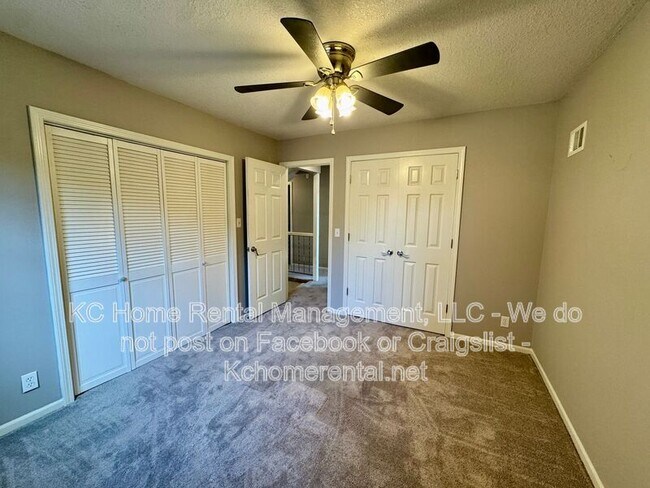 Building Photo - 9817 W 83rd Terrace