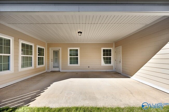 Building Photo - 90 NW Moore Farm Cir
