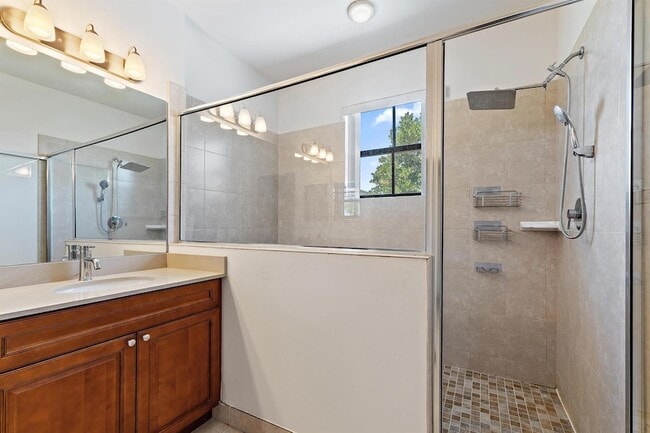 Building Photo - 6024 Pine Tree Way