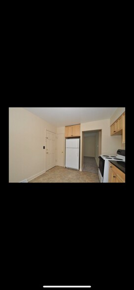 Building Photo - 3744 S 87th St