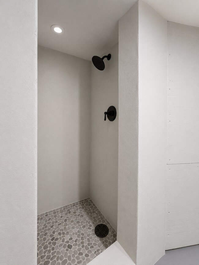 Building Photo - Private Arlington Retreat
