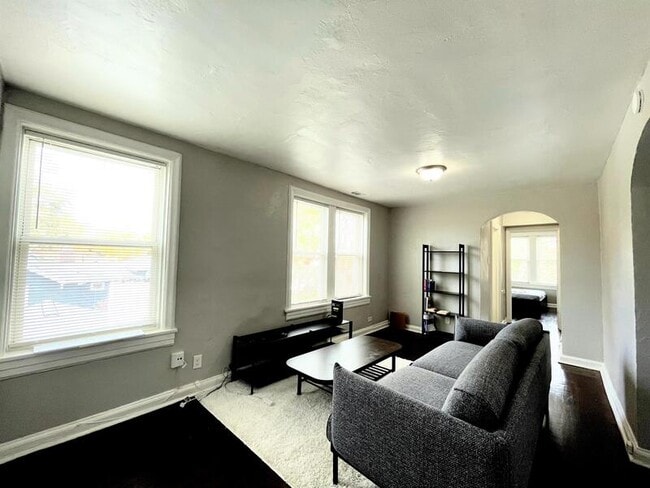 Building Photo - 125 W Bodley Ave
