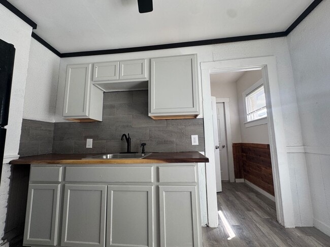 Building Photo - 3029 W 104th St