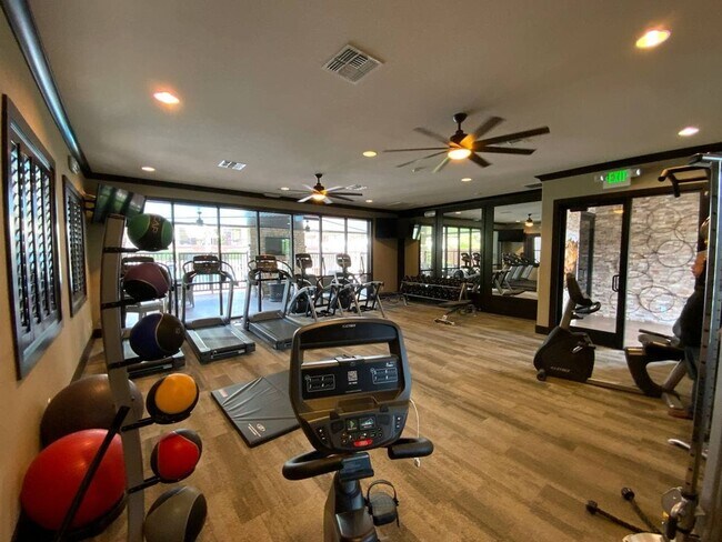 Building Photo - STUNNING LUXURY TOLL BROTHERS DESIGN TOWNH...