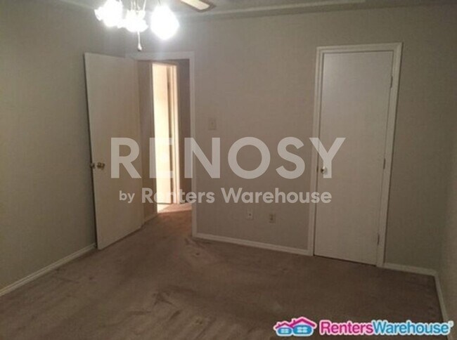 Building Photo - 7517 Oak Ridge Dr
