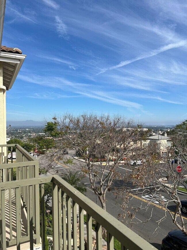 Building Photo - Skyline Villas: Hilltop Townhouse with Stunning Views in Signal Hill