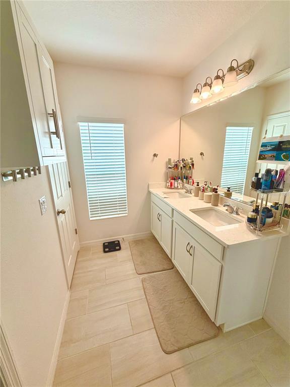 Building Photo - 4209 Deleon St