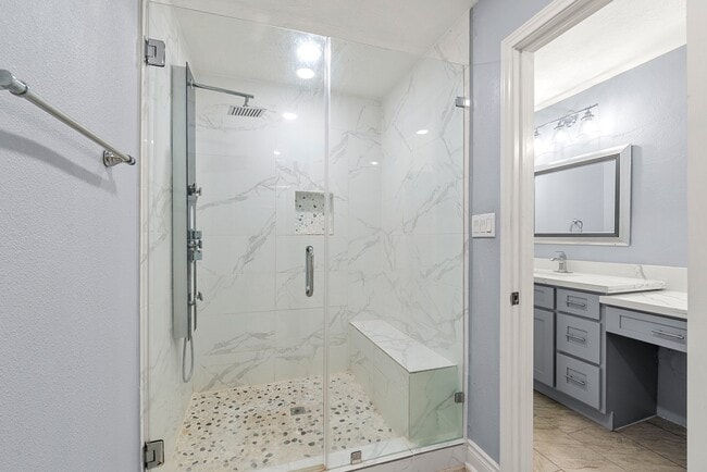 Building Photo - 1103 Manatee Ln