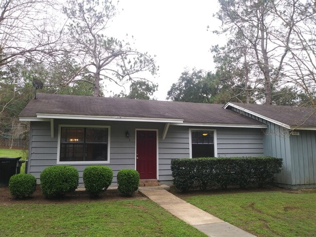 Primary Photo - 1627 Coombs Dr