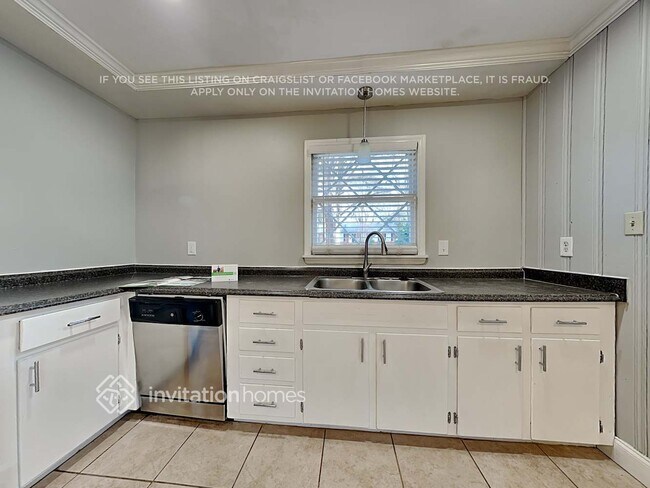 Building Photo - 1828 Archdale Dr