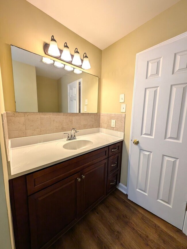 Building Photo - Shannon Park ! 3 Bedroom!  100% Upgraded