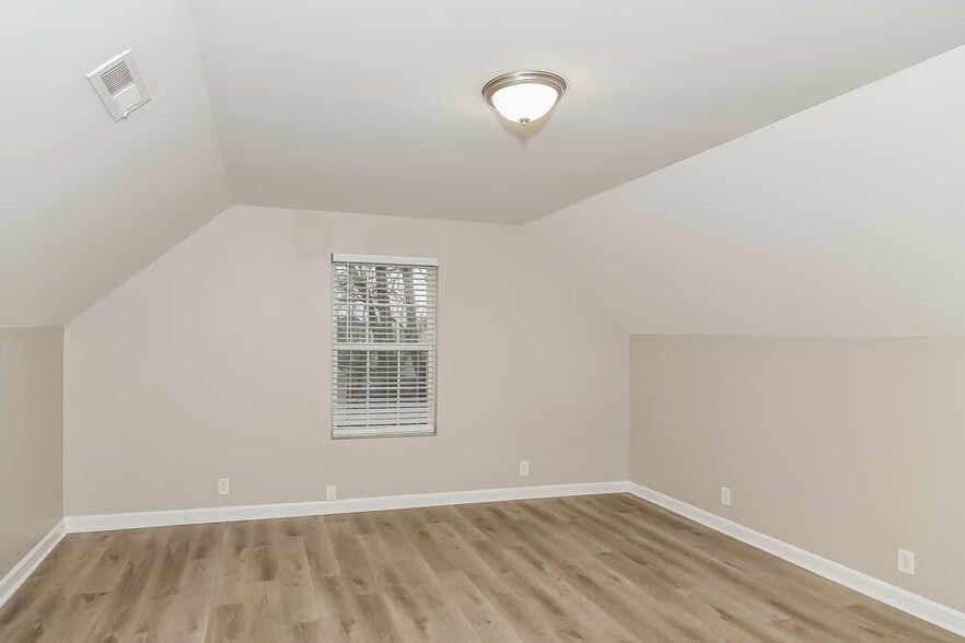 Building Photo - 2728 Painted Pony Dr