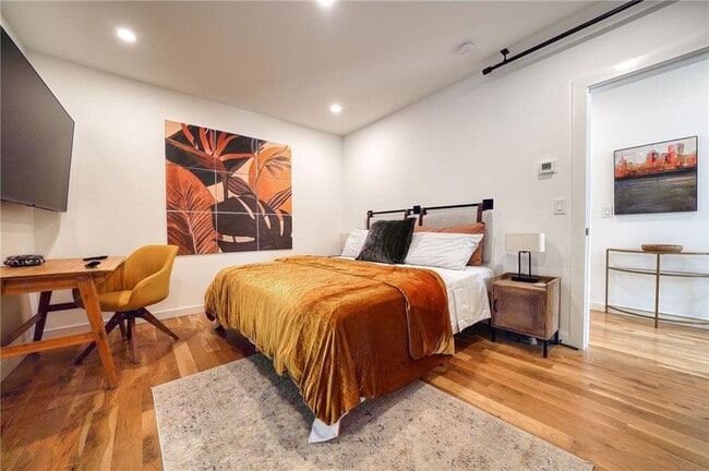 Building Photo - 829 Barnett St NE