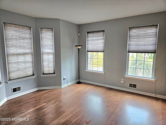 Building Photo - 505 Buhler Ave