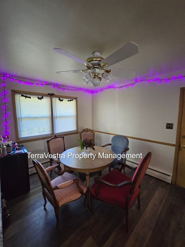 Building Photo - College rental 5 bedroom 4 bathroom Now sh...
