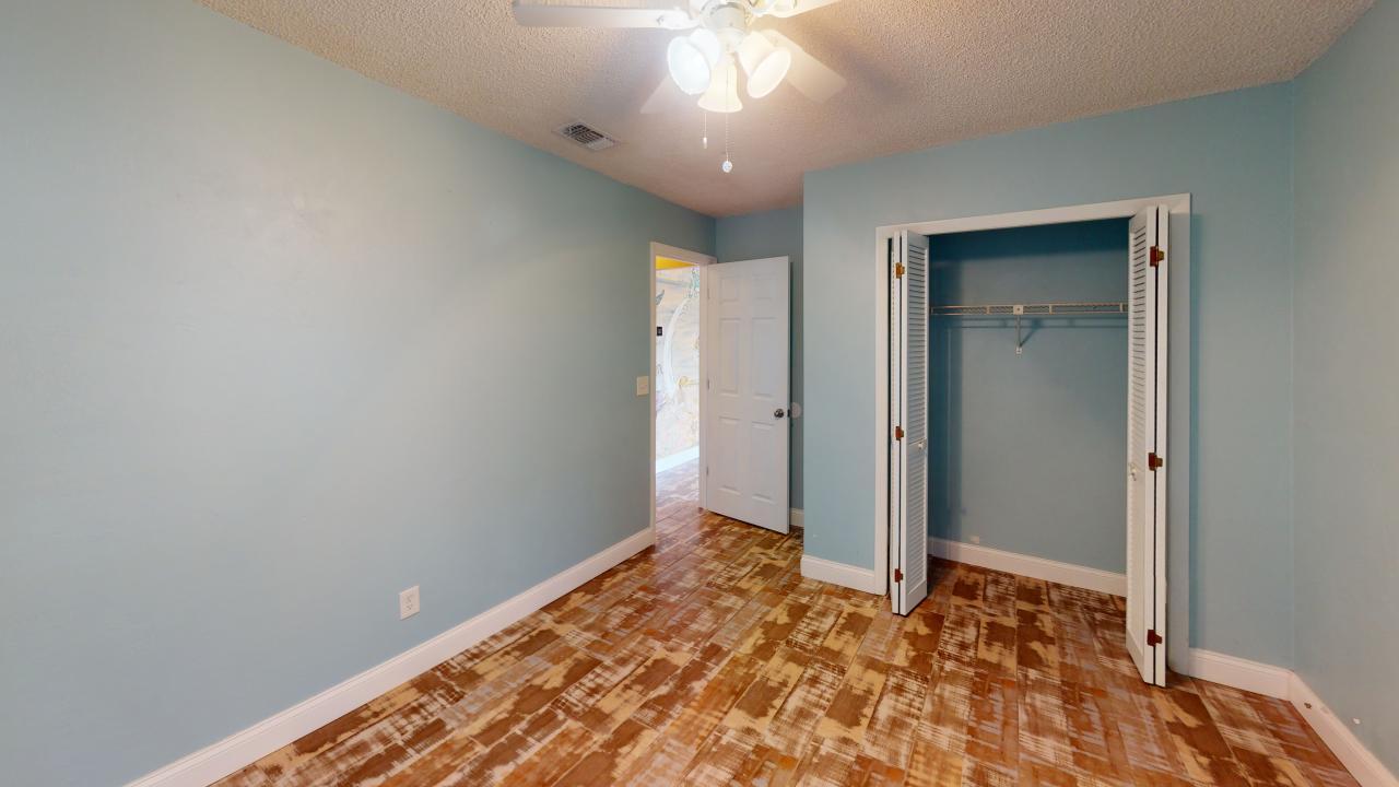 Building Photo - 2219 Umbrella Tree Dr
