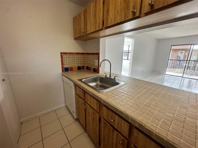 Building Photo - 9808 Hammocks Blvd