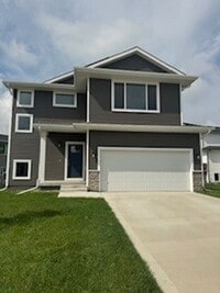 Building Photo - Charming 3 Bedroom Home in Urbandale
