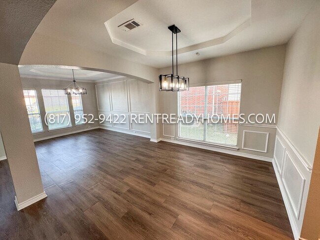 Building Photo - 2221 Overton Dr