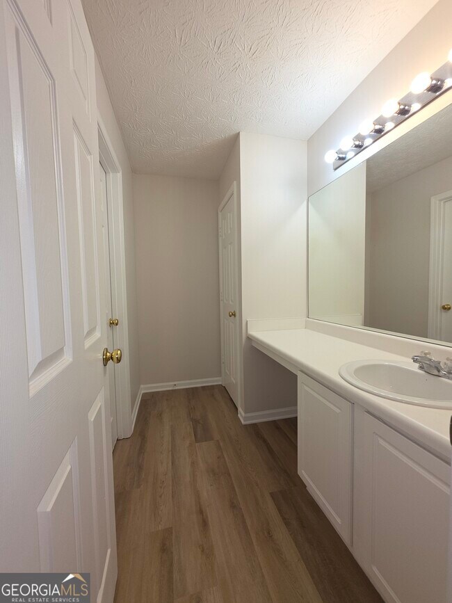 Building Photo - 4691 Highpoint Ln
