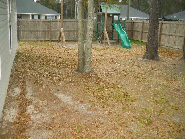 Building Photo - 3 Bedroom Home in Hahira!