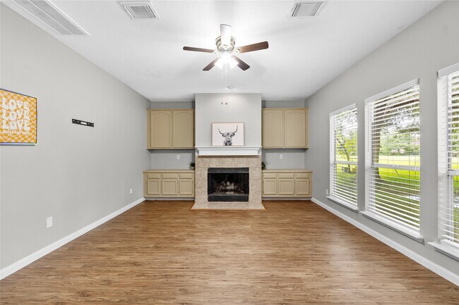 Building Photo - 3327 Shady Glen Ln