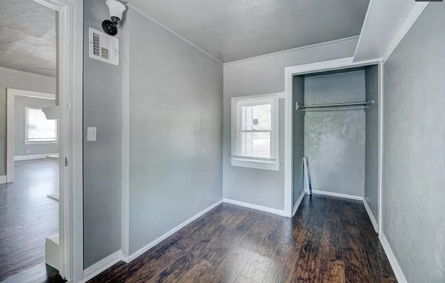 Building Photo - 2018 NW 17th St