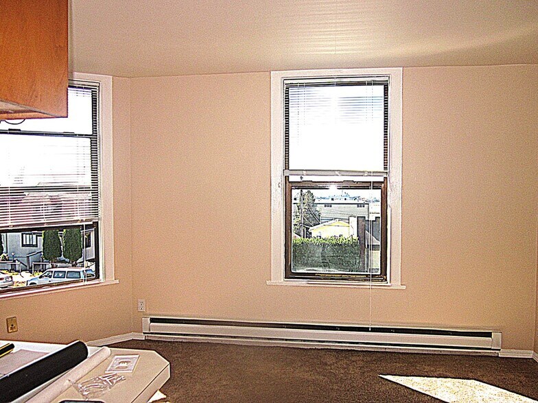 Building Photo - 2601 Grand Ave