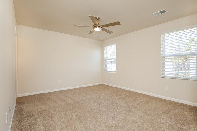 Building Photo - 157 Morning Line Dr, Moncks Corner, SC