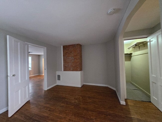 Building Photo - 195 Meigs St