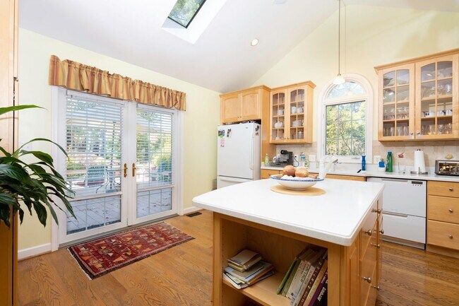 Building Photo - Amazingly Beautiful Colonial - Montgomery Village - Maryland