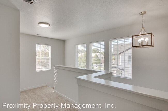 Building Photo - 3 br, 2.5 bath House - 11218 W. Knightsbri...
