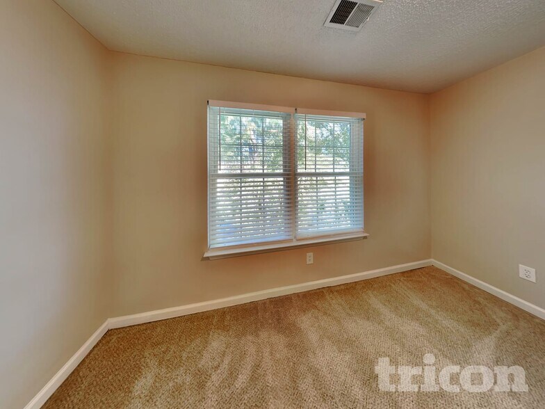 Building Photo - 14 Waterton Way