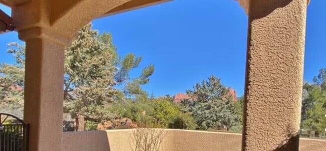 Building Photo - Price Reduced!! Desirable Uptown Sedona In...