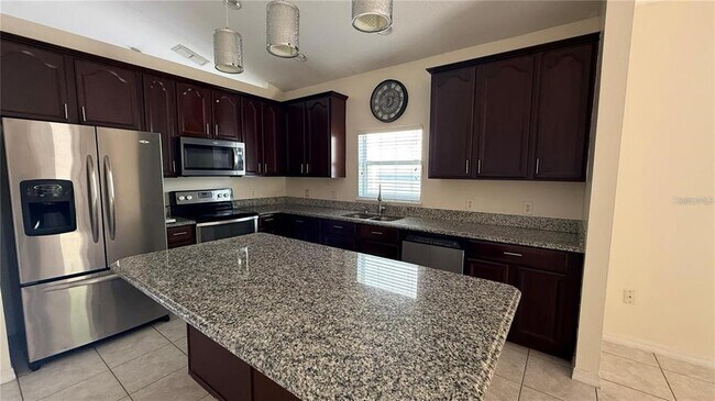 Building Photo - 979 Hacienda Cir