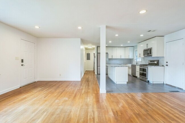 Building Photo - Charming 3BR House in Decatur