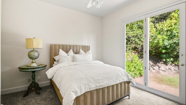Building Photo - Hilltop Estate in Green Valley-Fully Furni...