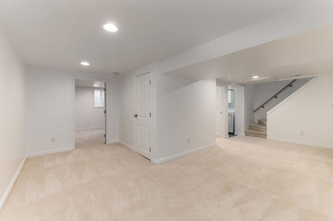 Building Photo - Great Family Home in Excellent Location!
