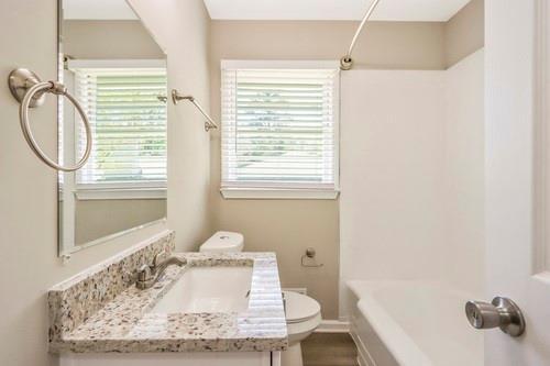 Building Photo - 2346 Leith Ave