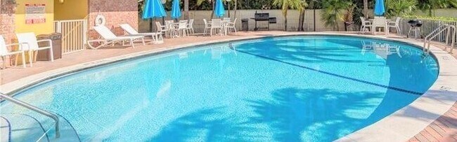 Building Photo - 2426 SE 17th St