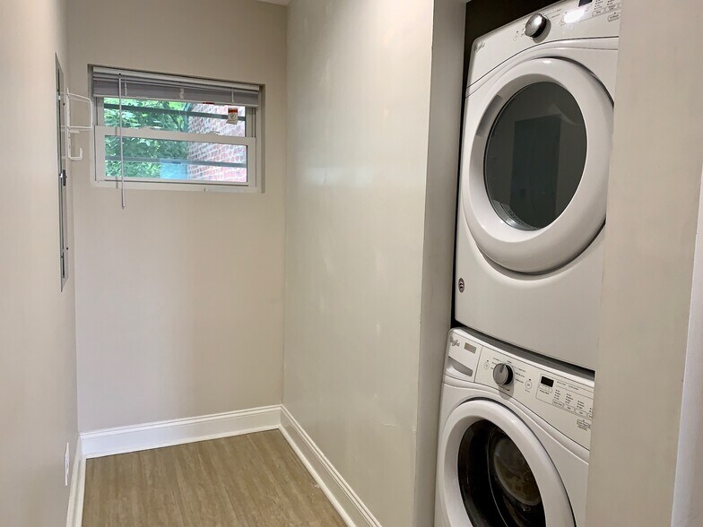 Building Photo - 5439 Penn Ave